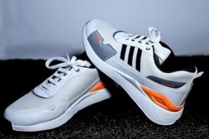 Buy TOESTRAND Classic White Shoes